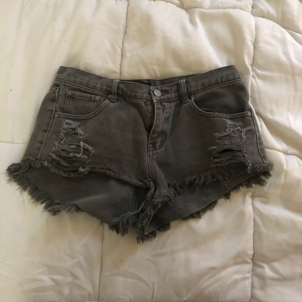 GREY DENIM SHORTS